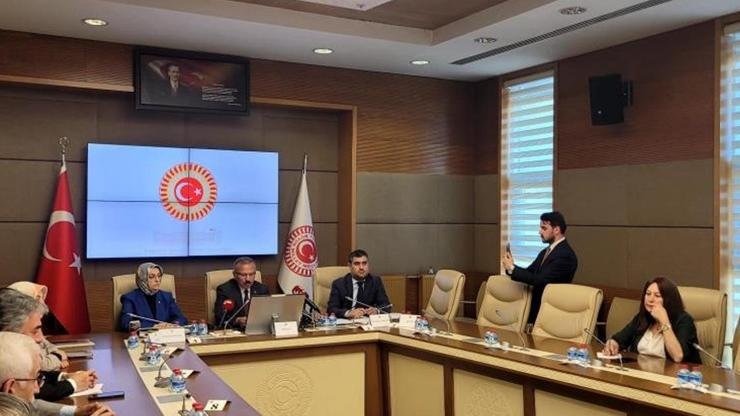 Öğrencilerden “Okullarda akıllı telefon yasaklansın” talebi Kaynak:İHA Haberlerimizi Google’da Takip Edin Gelişmelerden anında haberdar olun. Google’da