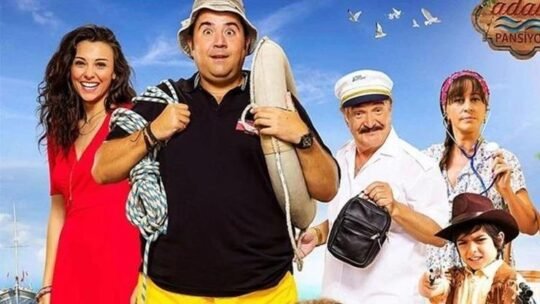 Kaynak:Cnnturk.com Olanlar Oldu filmi televizyon ekranlarında seyircilerle buluşuyor. Başrollerinde Ata
