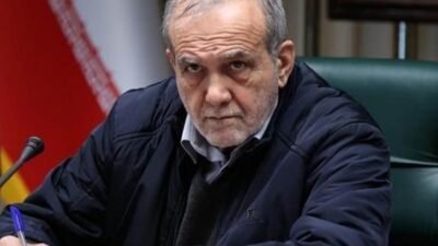 İran Cumhurbaşkanlığından yapılan yazılı açıklamaya göre, Pezeşkiyan, başkent Tahran’da Ulaştırma