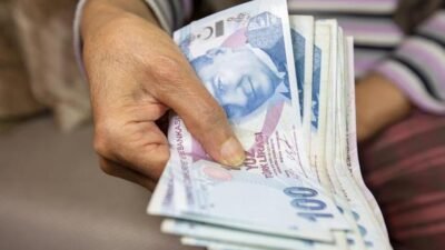 Cumhurbaşkanı Kararı ile, 657 sayılı Devlet Memurları Kanunu’nun 152. maddesi