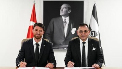 Salih Özcan, resmen Beşiktaş’ta Kaynak:Cnnturk.com Salih Özcan, kendisini 3+1 seneliğine Beşiktaş’a bağlayan mukaveleye imzasını