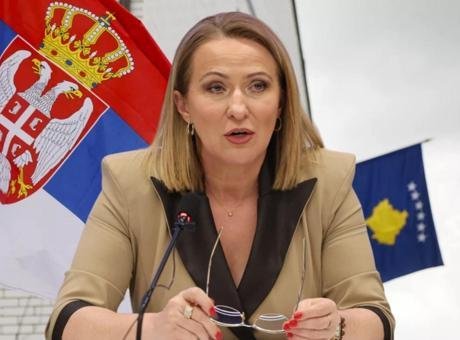 Sırbistan hükümetinin Kosova doğumlu Kamu Yönetimi ve Yerel Yönetim Bakanı