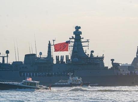 Türk Deniz Kuvvetlerine ait TCG Oruçreis, ABD’nin 250. kuruluş yılı