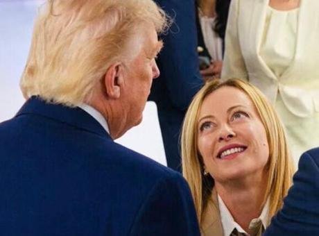 Trump’tan Meloni’yi kızdıracak paylaşım! ‘Uzaklaştırma kararı gerekiyor’ ABD Başkanı Donald Trump, İtalya Başbakanı Giorgia Meloni hakkında “Uzaklaştırma