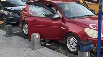 Yer: Üsküdar! Park halindeki otomobilde ölü bulundu Olay, akşam saatlerinde Mimar Sinan Mahallesi Hakimiyet-i Milliye Caddesi’nde meydana