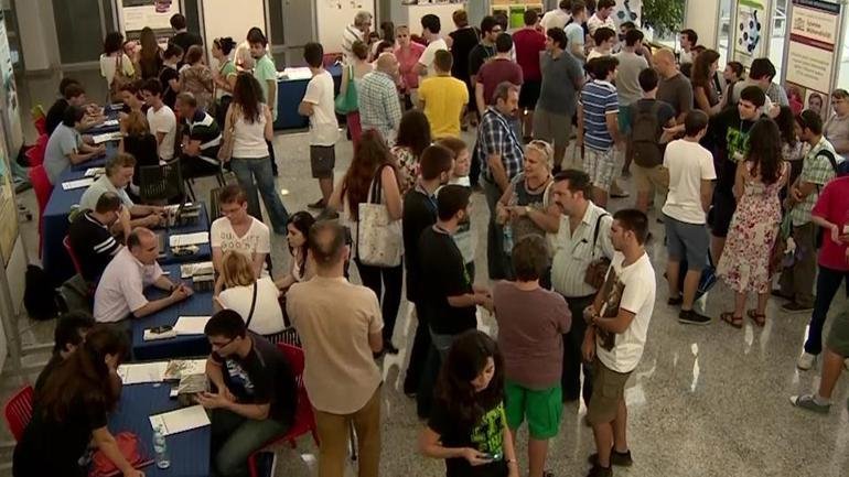 Kaynak:CNN TÜRK Velilere 3 milyon lirayı aşan fiyatlar çıkaran vakıf