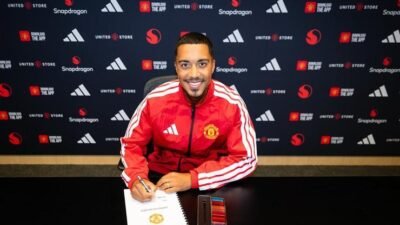 Kaynak:Cnnturk.com Manchester United, Youri Tielemans’ı kadrosuna kattığını duyurdu. Haberin Devamı
