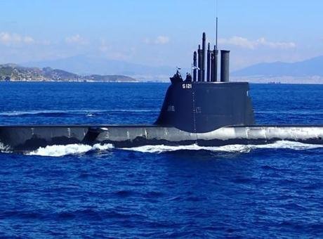Yunanistan’daki gizli test ortaya çıktı! İsrail de katıldı: ‘Ciddi tehlikeye atıldı’ EFSYN gazetesinin bugünkü “İsrail savaş endüstrisi Yunanistan sularının derinliklerinde” başlıklı