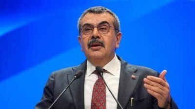 Bakan Tekin’in açıklaması şöyle; “Sevgili Öğrencilerim, Bugün LGS kapsamındaki merkezî