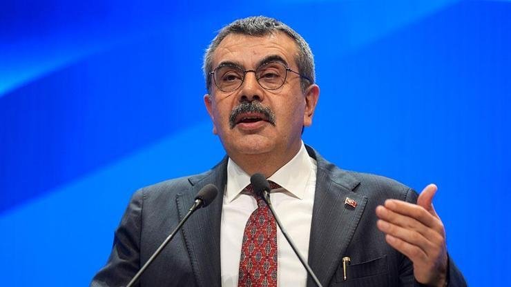 Bakan Tekin’in açıklaması şöyle; “Sevgili Öğrencilerim, Bugün LGS kapsamındaki merkezî
