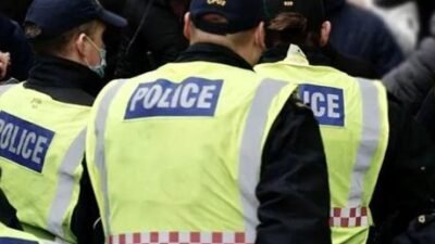 100 binden fazla polisin bilgileri sızdırıldı! Ülkede dev siber saldırı İngiliz basınındaki haberlere göre, siber saldırganlar Savunma Bakanlığı, İçişleri Bakanlığı,