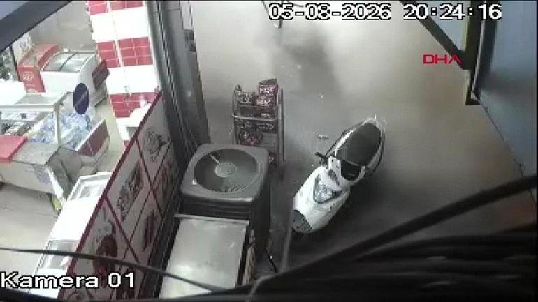 4 katlı binanın çökme anı kamerada! Kaynak:CNN TÜRK Yenibosna Merkez Mahallesi Taşova Sokak’ta, gece saatlerinde boşaltıldığı