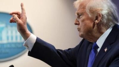 ABD Başkanı Trump’tan İran çıkışı! ‘Resmen çökmüş bir ulus’ ABD Başkanı Donald Trump, sosyal medya hesabından İran’a ilişkin açıklamada