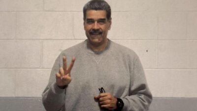 ABD’de gözaltı merkezinde tutulan Maduro’dan aylar sonra ilk fotoğraf Kaynak:İHA Haberlerimizi Google’da Takip Edin Gelişmelerden anında haberdar olun. Google’da