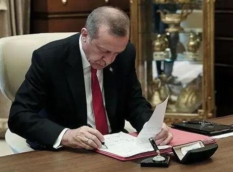 Resmi Gazete’de yayımlanan Cumhurbaşkanlığı kararına göre, İzlanda Cumhuriyeti Nezdinde Türkiye