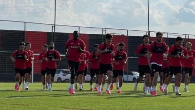 Çorum FK’de Galatasaray mesaisi başladı Kaynak:Cnnturk.com Çorum FK, Galatasaray müsabakasının ilk antrenmanını yaptı. Haberlerimizi Google’da