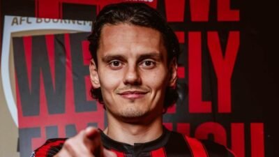 Premier Lig ekibi Bournemouth forması giyen milli forvet Enes Ünal’ın