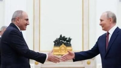 Ermenistan’ın başkenti Erivan’da düzenlenen bir basın toplantısında konuşan Başbakan Nikol