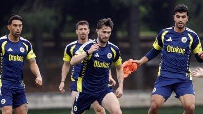 Fenerbahçe’nin rövanş maçı kafilesi açıklandı Haberlerimizi Google’da Takip Edin Gelişmelerden anında haberdar olun. Google’da tercih