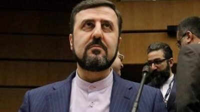 İran Dışişleri Bakan Yardımcısı Kazım Garibabadi, ABD Hazine Bakanı Scott