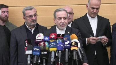 Kaynak:CNN TÜRK Hürmüz Boğazı’ndaki fiili ateşkes devam ediyor. ABD ve
