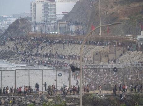 EFE haber ajansına göre, Fas’tan İspanya’nın Sebte kentine geçen düzensiz