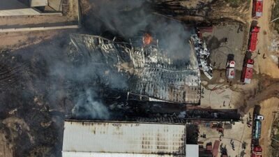 Kaynak:AA Kocaeli’nin Gebze ilçesinde kimya fabrikasında çıkan yangın kontrol altına