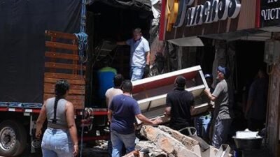 Güney Amerika ülkesi Kolombiya’da dün meydana gelen 7,4 büyüklüğündeki depremde