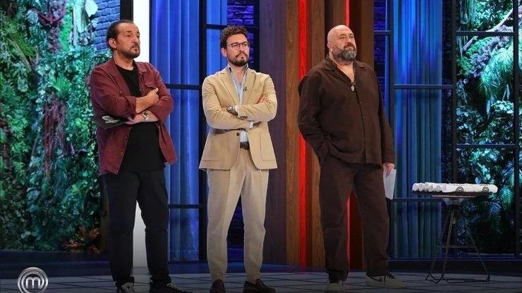 Kaynak:Cnnturk.com MasterChef’te ana kadroya giren 19. ismin kim olduğu sorgulanıyor.
