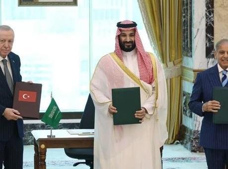 Türkiye, Pakistan ve Suudi Arabistan arasında imzalanan “Mekke Ortak Savunma