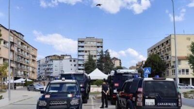 NATO’nun Kosova’daki Barış Gücü KFOR, Kosova’nın en önemli kentlerinden Mitroviça’yı