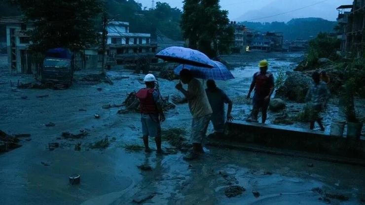Nepal’deki selde can kaybı 389’a yükseldi Kaynak:İHA Haberlerimizi Google’da Takip Edin Gelişmelerden anında haberdar olun. Google’da