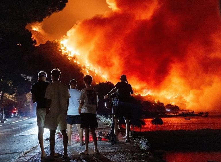 Kaynak:AFP-AP 1 KİŞİ ÖLDÜ, 40’TAN FAZLA KİŞİ YARALANDI Akdeniz havzası