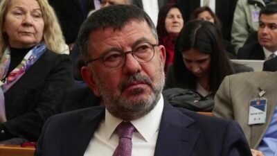 Kaynak:CNN TÜRK Yeni Parti Genel Başkanı Özgür Özel ve Yeni
