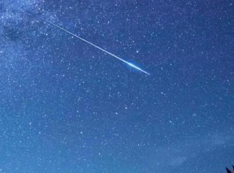 Düzce’de gökyüzünde görsel şölen oluşturan Perseid meteor yağmuru, fotoğraf tutkunlarını