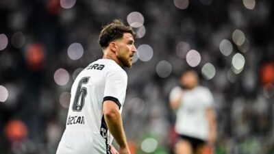 Kaynak:AA Beşiktaş’ın milli oyuncusu Salih Özcan, sezona galibiyetle başladıkları için