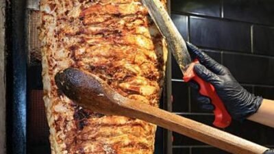 Döner siparişi verenler, paketlerini açmadan önce hiç beklemedikleri bir çağrıyla
