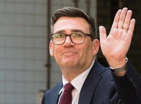 SON DAKİKA HABERLER: İngiltere’de skandal! Yeni başbakanı kandırmışlar: ‘Birkaç kez mesajlaşmış’ İngiltere’de eski Başbakan Keir Starmer’ın istifasının ardından geçtiğimiz ay göreve