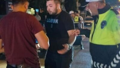 Bursa’nın İnegöl ilçesinde trafik uygulaması sırasında aracını bırakarak kaçmaya çalışan