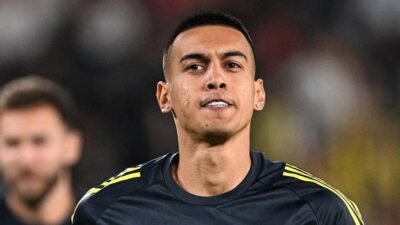 Kaynak:Cnnturk.com Haberlerimizi Google’da Takip Edin Gelişmelerden anında haberdar olun. Google’da