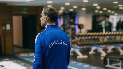 Kaynak:Cnnturk.com Chelsea, deneyimli orta saha Jordan Henderson’ı kadrosuna kattı. Haberlerimizi