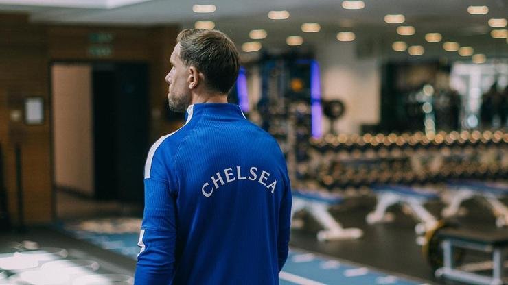 Kaynak:Cnnturk.com Chelsea, deneyimli orta saha Jordan Henderson’ı kadrosuna kattı. Haberlerimizi