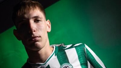 Kaynak:Cnnturk.com Konyaspor, Macar ön libero Rajmund Toth’u kadrosuna kattığını duyurdu.