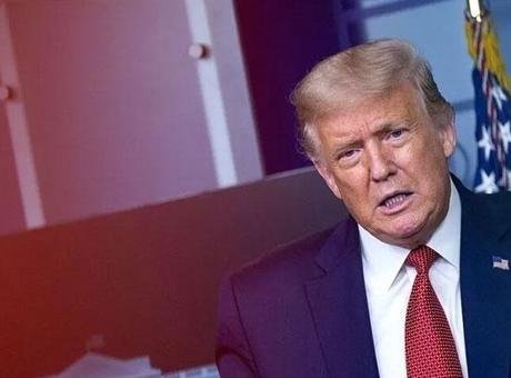 Trump’ın Beyaz Saray planına ABD Yüksek Mahkemesi, geçici olarak izin verdi Yüksek Mahkeme BaÅŸyargıcı John Roberts, alt mahkemenin inÅŸaatın durdurulması yönündeki