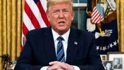 Trump’tan müzakerelere dönme sinyali: Yeniden başlatabiliriz ABD Başkanı Trump, Beyaz Saray’ın bahçesinde inşası devam eden helikopter