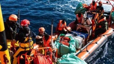 Tunus kıyılarında 15 düzensiz göçmeni taşıyan bir tekne alabora oldu.