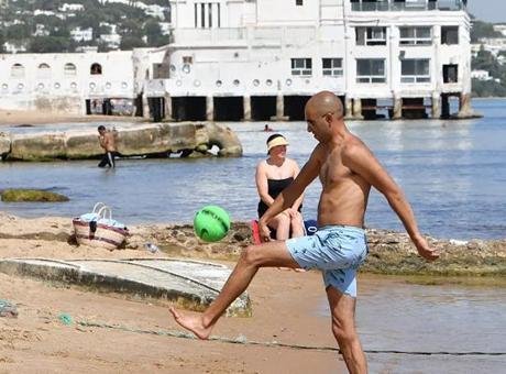 Tunus’ta aşırı sıcaktan can kayıplarında ‘benzeri görülmemiş’ artış Tunus Genç Doktorlar Örgütünden yapılan yazılı açıklamada, ülkenin çeşitli bölgelerindeki