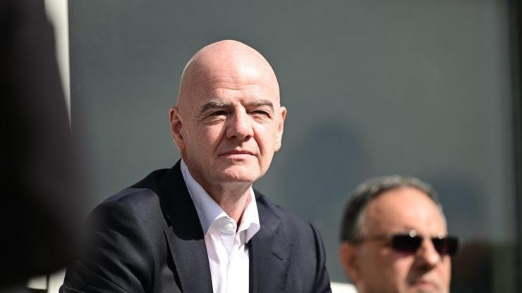 UEFA, AFC ve CONCACAF, ortak açıklamayla Infantino’ya eleştiride bulundu Haberlerimizi Google’da Takip Edin Gelişmelerden anında haberdar olun. Google’da tercih