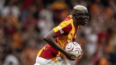 Victor Osimhen’den açıklama geldi! Galatasaray’dan ayrılacak mı? Kaynak:Cnnturk.com Haberlerimizi Google’da Takip Edin Gelişmelerden anında haberdar olun. Google’da