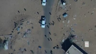 Yemen’de savaş şiddetlendi… Husiler dronlarla saldırdı Kaynak CNN TÜRK Yemen’de gerilim yeniden tırmanıyor. Husilerin paylaştığı son